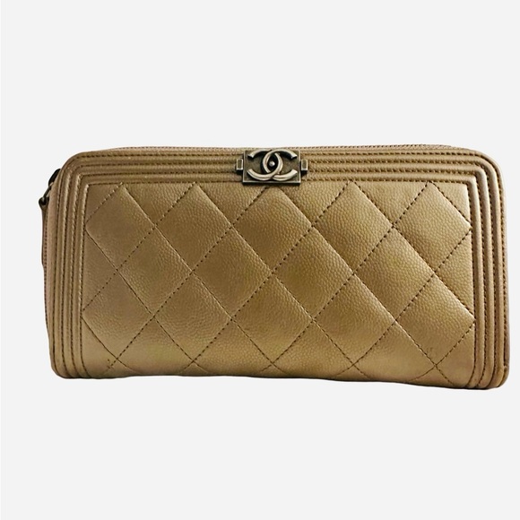 CHANEL Handbags - Chanel Continental Boy Wallet